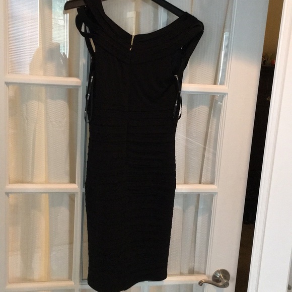 Black fitted ribbed dress - Picture 4 of 4